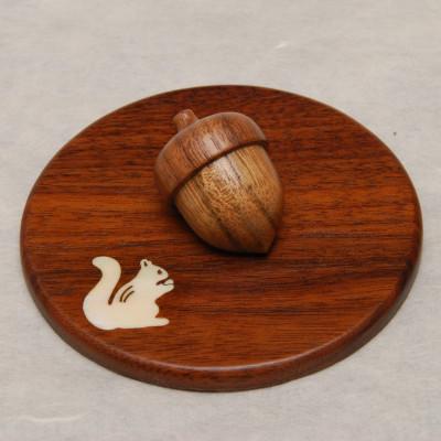 ふるさと納税 北上市 貝象嵌どんぐりのふた(りす・ウォールナット)どんぐり型の持ち手が可愛い木製カップカバー1個【夢工房】
