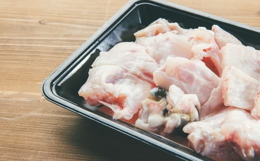 
                  お鍋や唐揚げなど用途たくさん！「とらふぐあら」と「ひれ」セット（2匹分）【1.1-11】
                