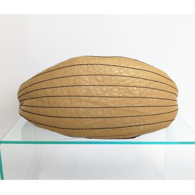 ふるさと納税 富士河口湖町 「鞄工房　香」くじらのポーチ ブラウン |  | 02