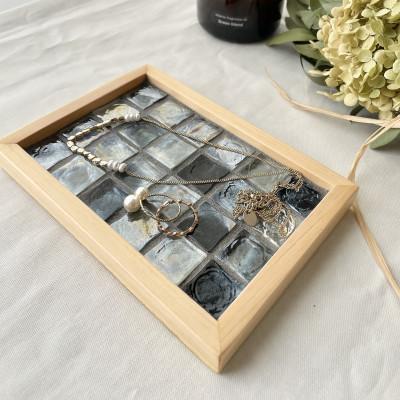 ふるさと納税 智頭町 ガラスタイルトレイ小・大各1枚セット(ブラック・フラットフレーム) |  | 01