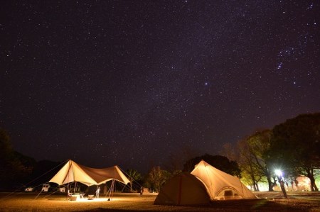 スノーピーク土佐清水キャンプフィールド宿泊券（1泊 1組5名まで）～フリーサイト手ぶらCAMPプラン～旅行券 トラベル【R00744】