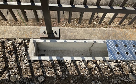 U字構の蓋 (横74cm×縦21cm) 150サイズ U字構 簡単設置 置くだけ ふた フタ 蓋 メッキ 仕上げ 庭 排水溝 道路 F21E-074