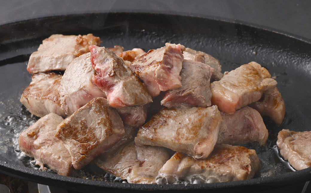 【3ヶ月毎3回定期便】 くまもとあか牛 サイコロステーキ 計約1.2kg（約400g✕3回） 牛肉 お肉 和牛