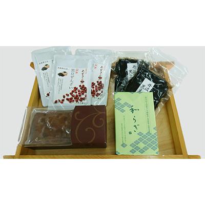 ふるさと納税 亀岡市 あずきの里厳選!京都丹波の高級素材を使った和菓子と洋菓子のセット【2024年9月〜順次発送】 |  | 01