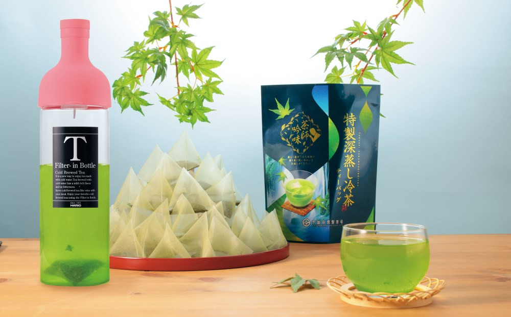 
【緑茶水出し】耐熱ボトルと深蒸し冷茶（4g×62袋入）セット〈お茶 茶 冷茶 煎茶 緑茶 水出し 茶葉 ティーバッグ ハリオ 耐熱ボトル 深蒸し茶 深むし 飲料〉 n0181
