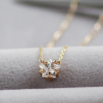 ふるさと納税 大津市 【10金イエローゴールド スタークォーツネックレス】スターカット ホワイト水晶 透明感あふれるアクセ |  | 01