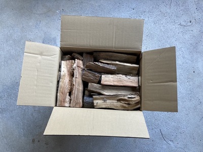 訳あり 薪 広葉樹 15kg～18kg 自然乾燥 菜の花薪 割薪 アウトドア キャンプ｜B218