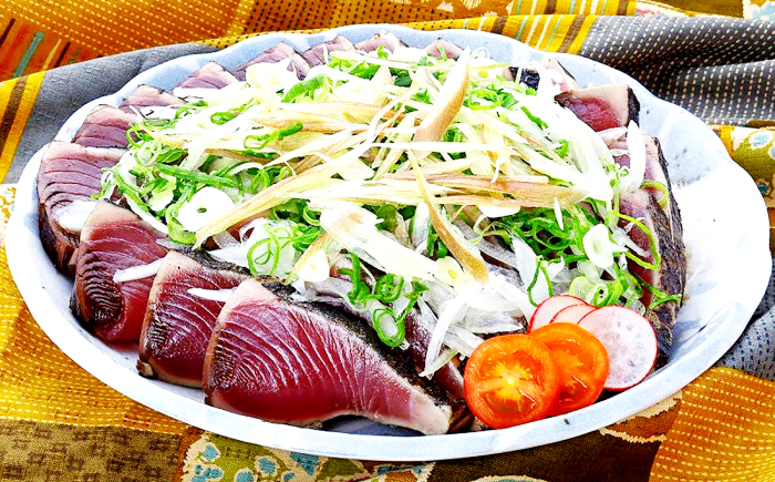【12回定期便】明神水産 藁焼き鰹 (カツオ) たたき 2節 (約700g) セット 総計約8.4kg 【株式会社 四国健商】 [ATAF112]