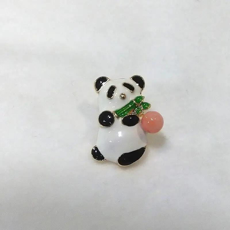 2117 珊瑚ピンブローチ・パンダ（深海珊瑚） 贈り物 かわいい アクセサリー カジュアル オシャレ 