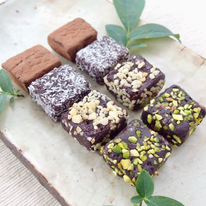 
            オリーブオイル生チョコ詰合わせ〈８個〉乳製品・白砂糖不使用
          