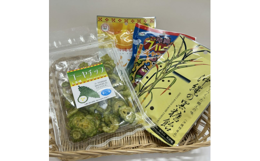 沖縄市のお菓子 お試し詰め合わせセット (ゴーヤチップス＆飴玉3袋) キャンディ お菓子 詰め合わせ 沖縄市 / 沖縄市観光物産センター夢プラザおきなわ [BCBE003]