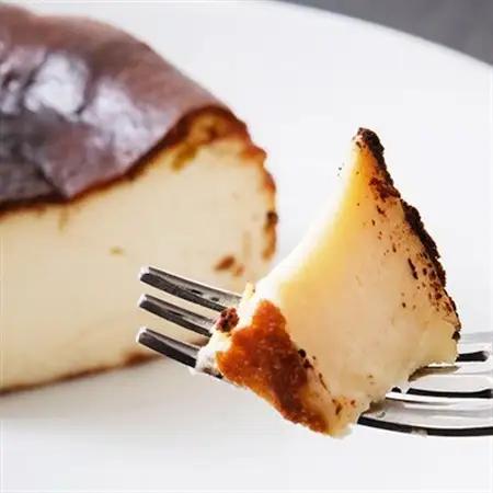 クッチーニのバスク風チーズケーキ　与謝野町産米粉使用グルテンフリー手作りケーキ　15cm×2ホール【配送不可地域：離島】【1671865】