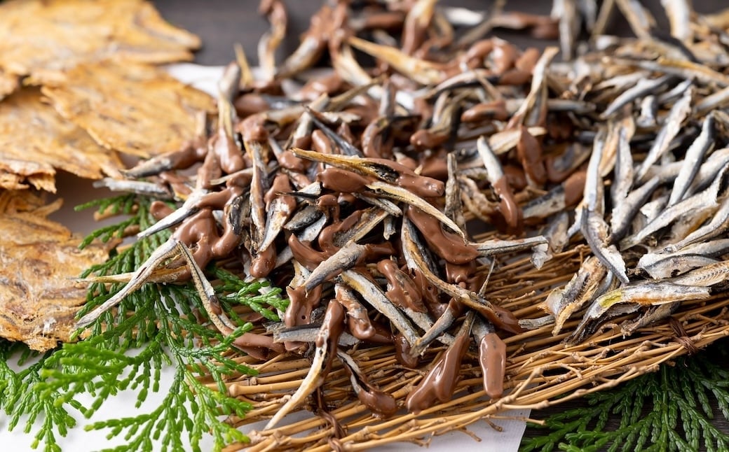 
            A500　《定期便》｢意外な組み合わせ｣チョコいりこ【3回お届け】
          