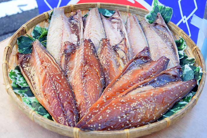 【ふるさと納税】ひもの職人が丁寧に作るから美味しい！さば10枚セット(みりん・塩味各5枚)(伊東ゆのや干物店)