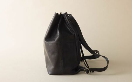 【数量限定 受注生産】革のカシミヤ　国産野生鹿革を使用したレザー デイパック BK（ブラック）