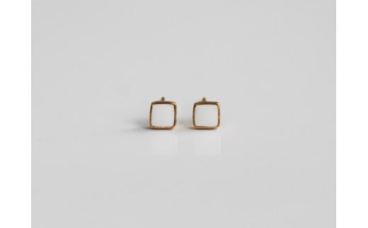 Kenichi Kondo Point pierce white （七宝ピアス・ホワイト）【七宝 七宝焼き ピアス 装飾 ギフト 作品 手づくり】