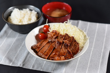 ＜国産豚みそ漬け　計720g(120g×6枚)＞おかず 簡単 味噌漬け 豚肉 国産 ポーク 肉加工品 小分け 個包装 冷凍 おつまみ お弁当 惣菜 レトルト 焼くだけ 簡単調理 夕食 夕飯 一品 メイ