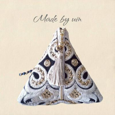 ふるさと納税 国分寺市 コロンとしたフォルムが愛らしいuinのテトラポーチ　2色セット