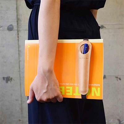 ふるさと納税 春日市 ホルダー付き本革ペンケース   ロウビキレザー ヌメ R-0104 |  | 01
