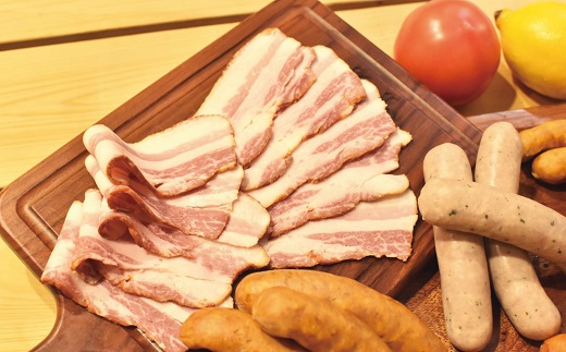 京丹波高原豚ウインナー、ベーコンセット（京都・京丹波町産　京都丹波の豚肉）　手作りウインナーソーセージ　九条ネギウインナー　ベーコン ※北海道・沖縄・その他離島は配送不可