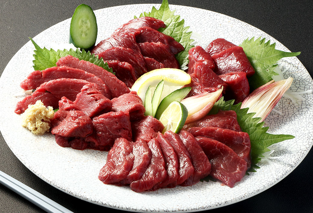 
            【フジチク ふじ馬刺し】極上馬刺し ロース・ヒレ食べ比べセット（3〜4人前/各200g） 計400g タレ・生姜付き 馬刺し 馬肉 馬 お肉 肉 食べ比べ 盛り合わせ 盛合せ セット 熊本県 水上村 冷凍
          