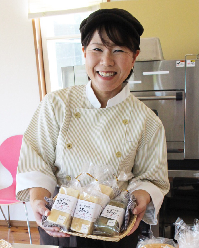 N910  【全3回定期便】グルテンフリープレミア米粉食パン結パン定期便　株式会社ＦフィールDoむすび