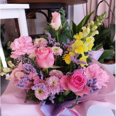 ふるさと納税 小田原市 神奈川県小田原市　季節のお花で幸せを届けます「季節の生花アレンジ」Sサイズ |  | 01