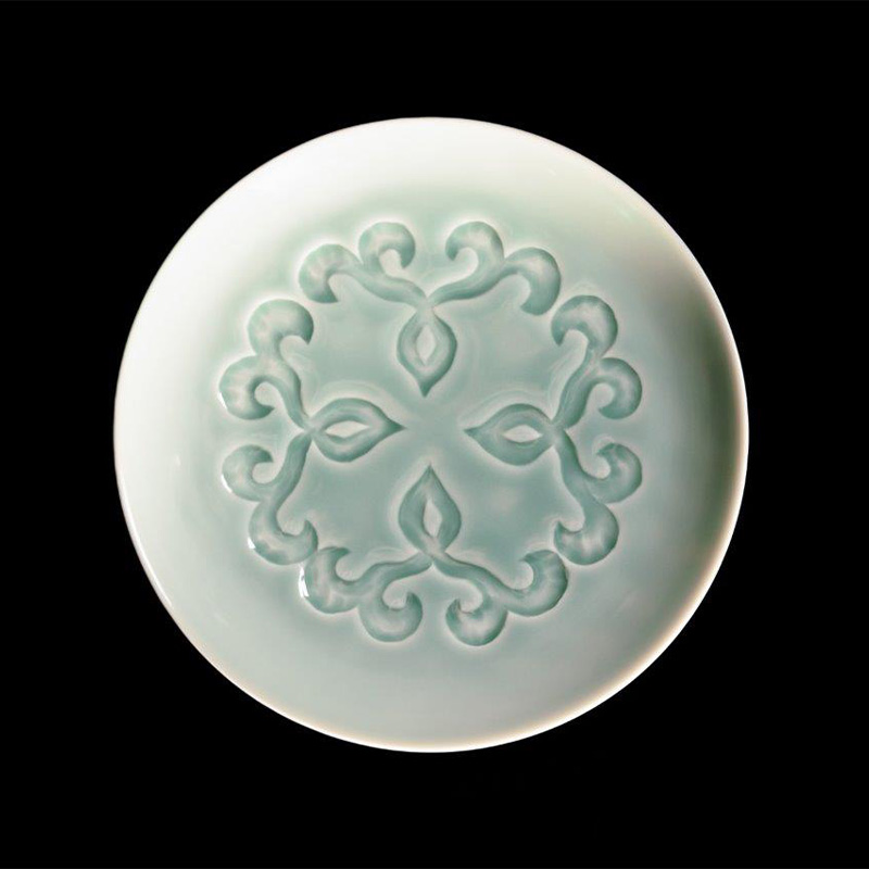 AINU×有田焼 日川清デザイン 2枚セット アイヌ 阿寒 民芸品 北海道 雑貨 グッズ 日用品 民芸 伝統 文様 F4F-2579