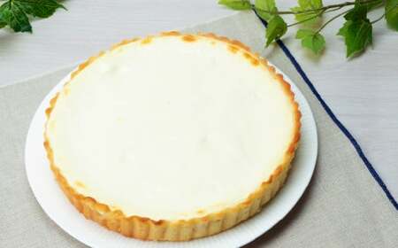 ベイクドでありながら、中はレアーなチーズケーキアントルメ（7号/21cm）濃厚 タルト お土産 手土産 スイーツ 【18-03】