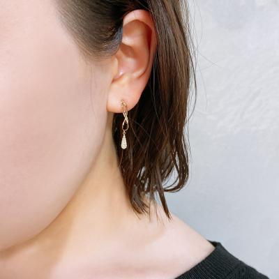 ふるさと納税 甲府市 K18G 0.20ct スタッド　雫型パヴェダイヤモンドピアスD GD-3030(K18YG) |  | 03