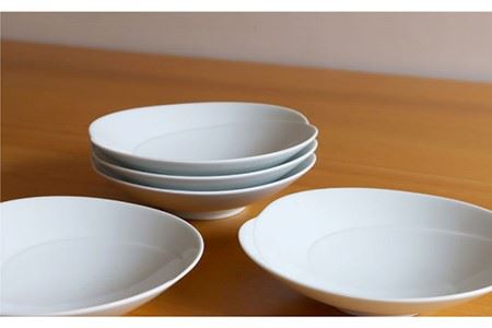 【白山陶器】【グッドデザイン賞受賞】ともえ浅鉢（中）白磁 5枚セット 食器 皿 【波佐見焼】[TA104] 波佐見焼