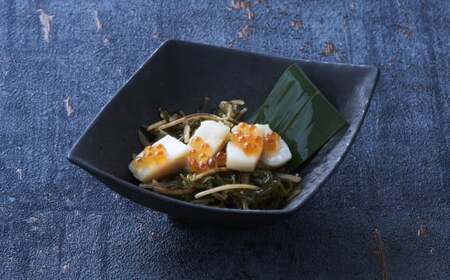【田舎のごちそう】ご飯のお供 けせんの海 松前 200g×1個 いくら・ほたて・数の子入り 【 松前漬け 海鮮 海鮮丼 海鮮漬 海産物 海藻 2種 食べ比べ おかず おつまみ 冷凍 】RT2810
