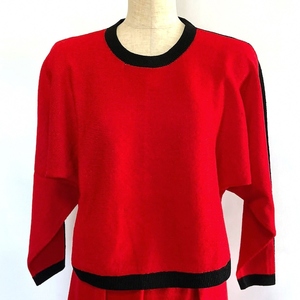 27 red black tops