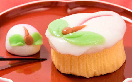 【長崎縁起菓子】桃カステラ2個・桃まんじゅう3個 詰合せ（小）/ カステラ まんじゅう 桃の節句 ひな祭り / 諫早市 / 株式会社梅月堂[AHBN007]