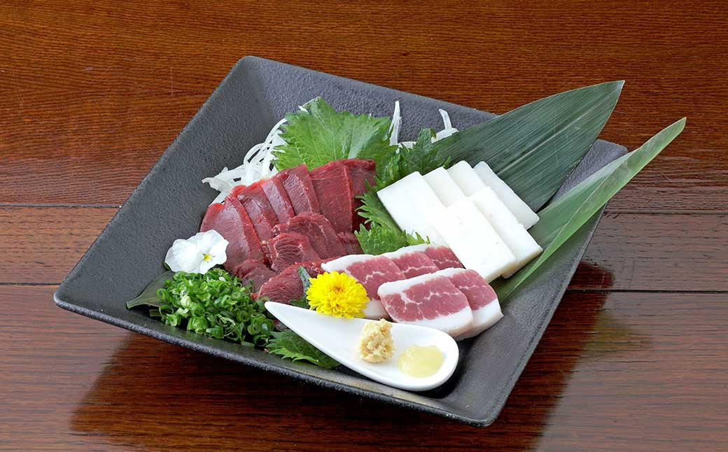 
熊本 馬刺し 3種盛り150g （赤身・コーネ・フタエゴ 各50g×1）馬肉 馬刺 ばさし 赤身 コーネ フタエゴ 食べ比べ
