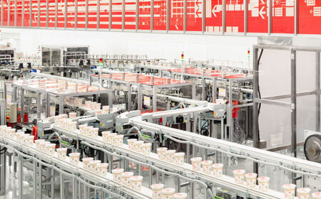 完全メシ キーマカレーメシ　2ケース 計12食 / 完全飯 カレーライス 常温 保存 カップ飯 非常食 保存食 備蓄 まとめ買い キーマカレー / 栗東市 / 日清食品株式会社[BIBI028]