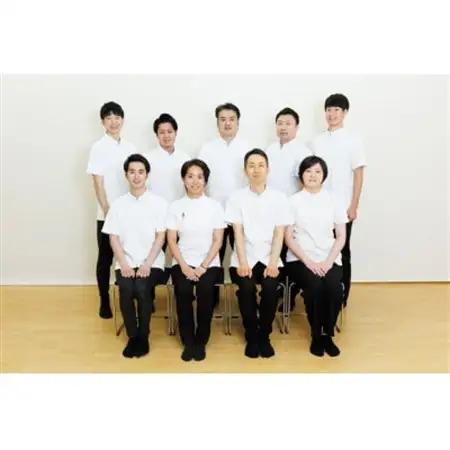 登録者7万人の人気YouTuber整体師「まみ先生」が院長を務める整体院の整体施術4回券【1631021】