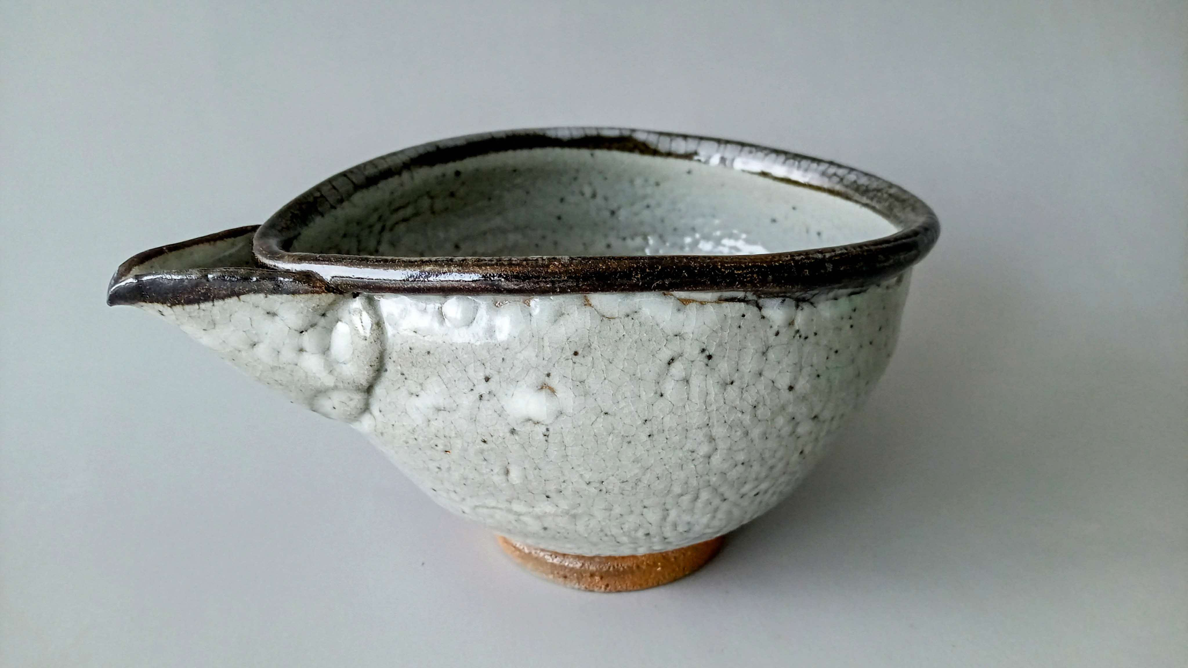 
            24-194　梅田健太郎窯　皮鯨酒注(片口)A
          