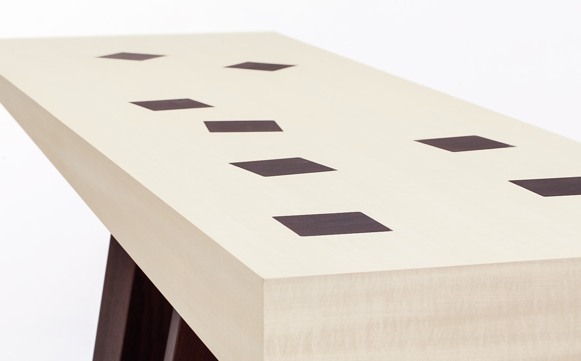 No.1135 Scheherazade Console