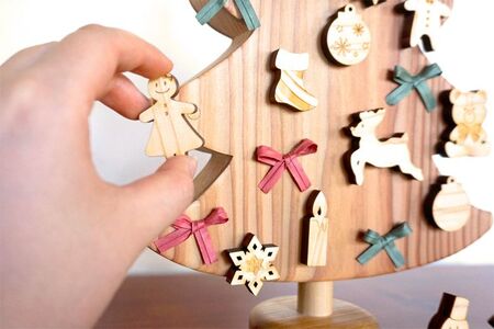 【木のおもちゃ】磁石で飾るクリスマスツリー 名入れ可能