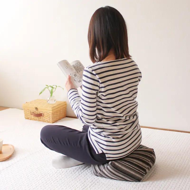 【洛中高岡屋】シンプルなデザインと素材感 おじゃみ座布団＜グラフ・ブラック＞[ 京都 老舗 座ぶとん クッション お手玉 黒 ストライプ リラックスアイテム 人気 おすすめ ラクに座れる 座り心地抜群