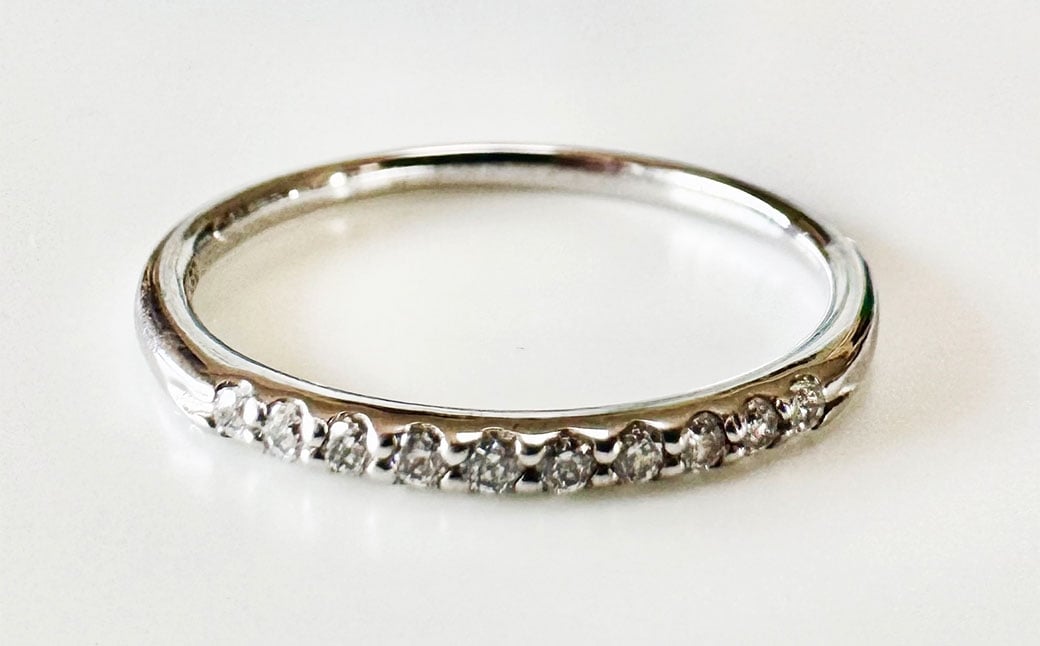 
            プラチナダイヤモンドリング ハーフエタニティーリング 0.10カラット 【AK-5469/0001】 1本 プラチナ ダイヤモンド リング 指輪 ジュエリー ジュエリーケース 天然ダイヤモンド 記念日 冠婚葬祭
          