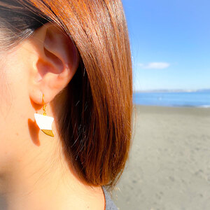 ArtOpus. ピアス Fin（フィン／オーシャンブルー×ゴールド）SHIN SHIGEOKA STUDIO 湘南