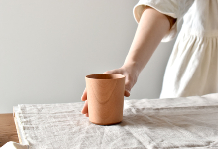 【Hacoa】食卓に温もりを添える天然木チェリーのコップ「Wooden Cup」