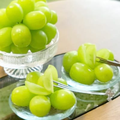 特選!シャインマスカット2房化粧箱入　山梨市産地直送　約500g×2房【配送不可地域：離島】