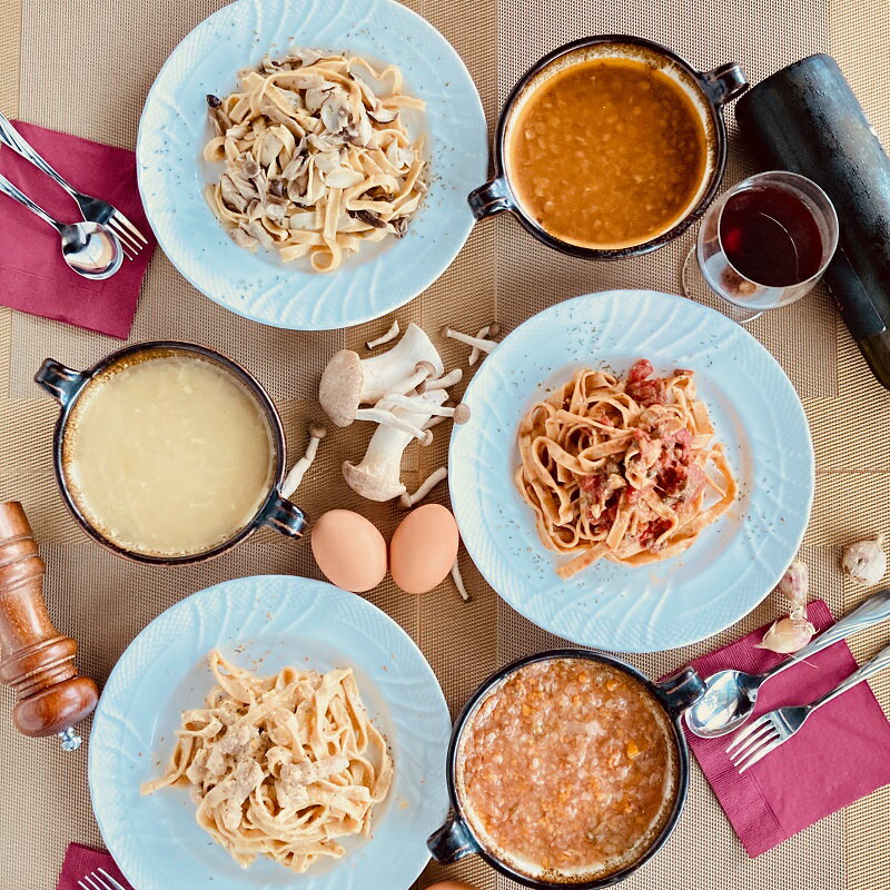【ふるさと納税】手作り スペシャル パスタ ＆ スープ セット カルボナーラ シチリア風 綾キノコ3種 ミネストローネ レンズ豆 ヒヨコ豆 6種綾町産野菜 冷凍 イタリアン ディナー ランチ 温めるだけ 簡単調理 お取り寄せ おすそ分け 人気 おすすめ 宮崎県 綾町 送料無料