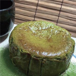 奥久慈バスクチーズケーキ 2種類食べ比べセット「プレーン」と「奥久慈茶」 大子産のお米を使用したグルテンフリーのチーズケーキ（BF013）