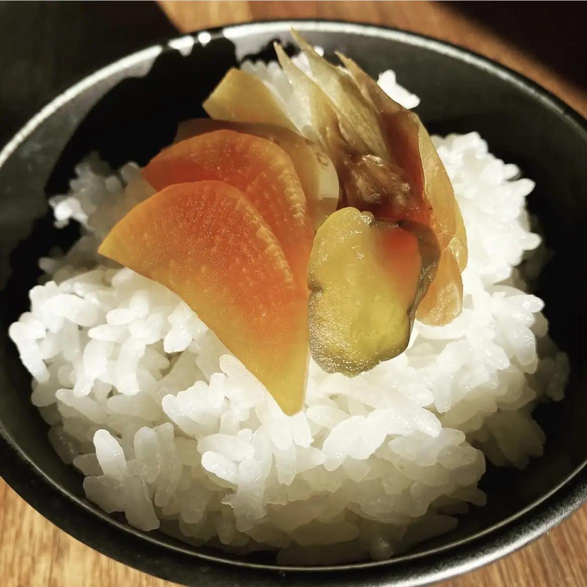 月岡糀屋 完全自家製味噌だけで漬けたしょっぱい味噌漬け 200g×2個 甘くない味噌漬け 漬物 ご飯のお供 国産大豆 国産塩 自家製米糀 こうじ 味噌 みそ ミソ 味噌汁 非加熱熟成 辛口味噌 田舎味
