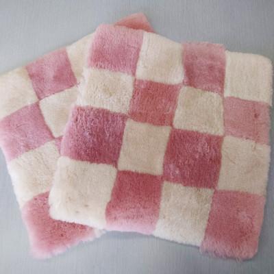 ふるさと納税 桜井市 【ピンク】ムートンクッション Sサイズ(40×40cm　毛長:25mm)2枚 |  | 01