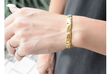 ブレスレット K18 ハワイアン バングル 約18cm [シエロ 山梨県 中央市 21470672] アクセサリー ジュエリー アクセ 18金 ハワイ ゴールド イエローゴールド 波 彫金 メンズ レ